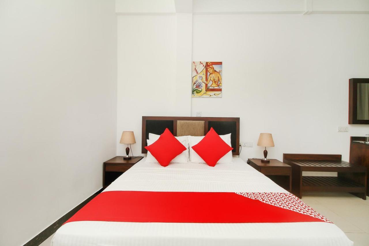 Hotel 198 Negombo Bagian luar foto
