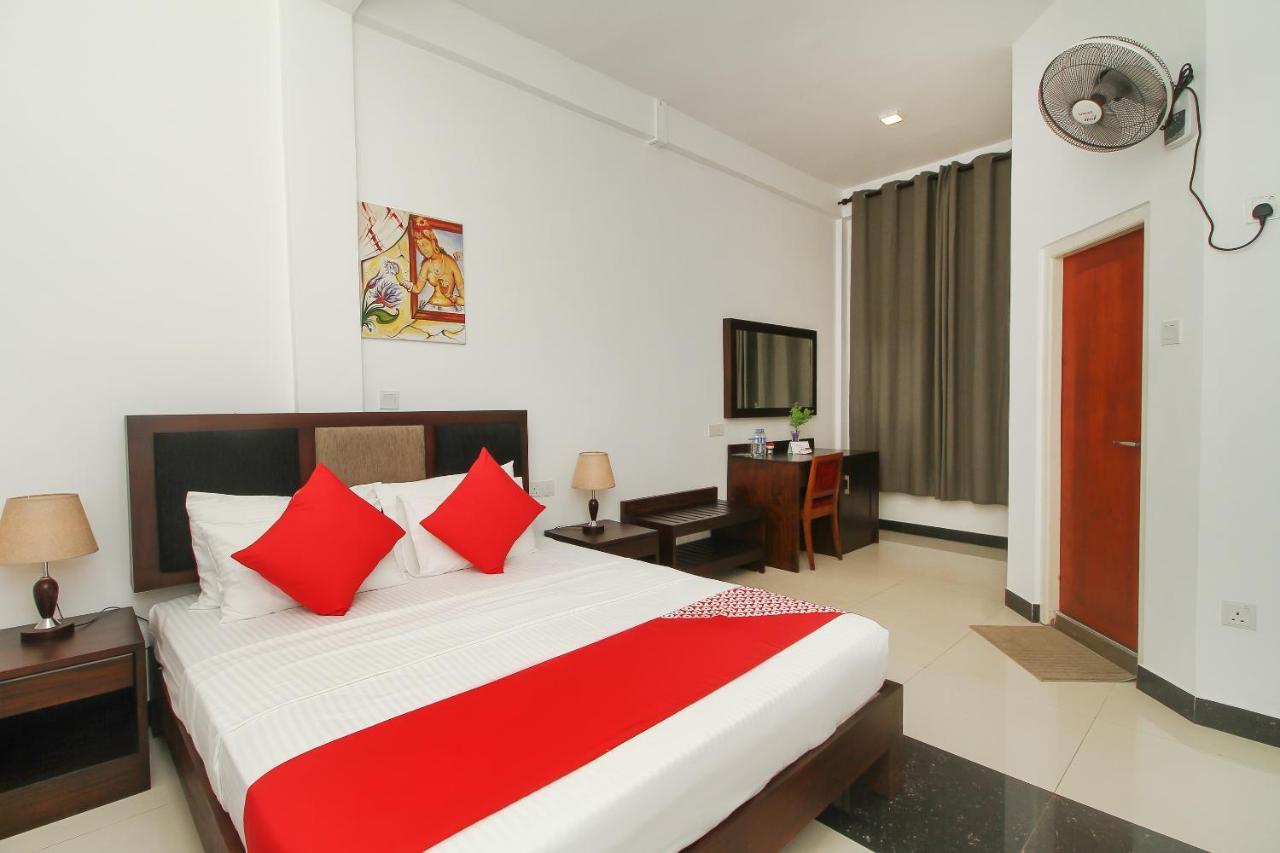 Hotel 198 Negombo Bagian luar foto