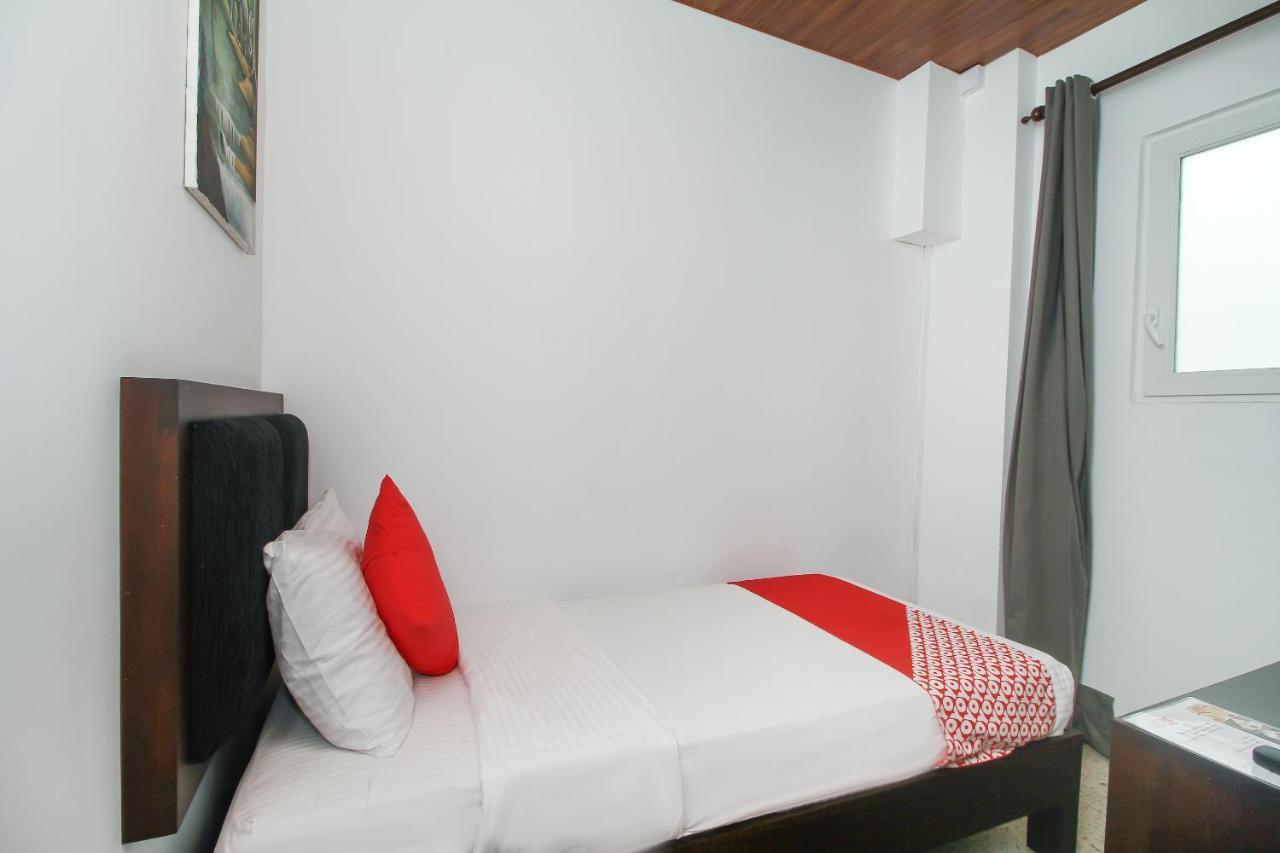 Hotel 198 Negombo Bagian luar foto