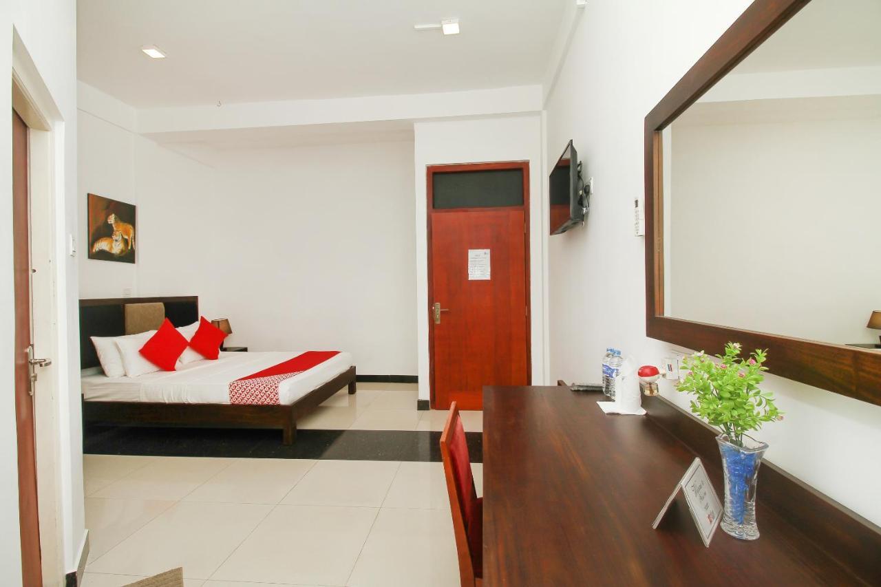 Hotel 198 Negombo Bagian luar foto